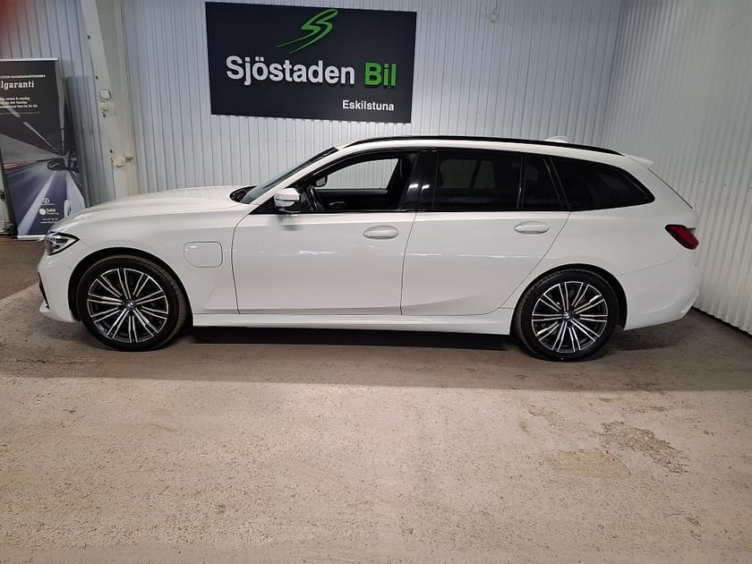 Bild 3 av BMW 330e xDrive Touring 292 hk M SPORT/DRAGKROK