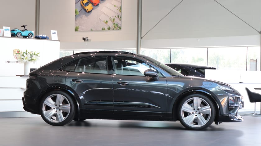 Bild 3 av Porsche Macan Turbo Electric 