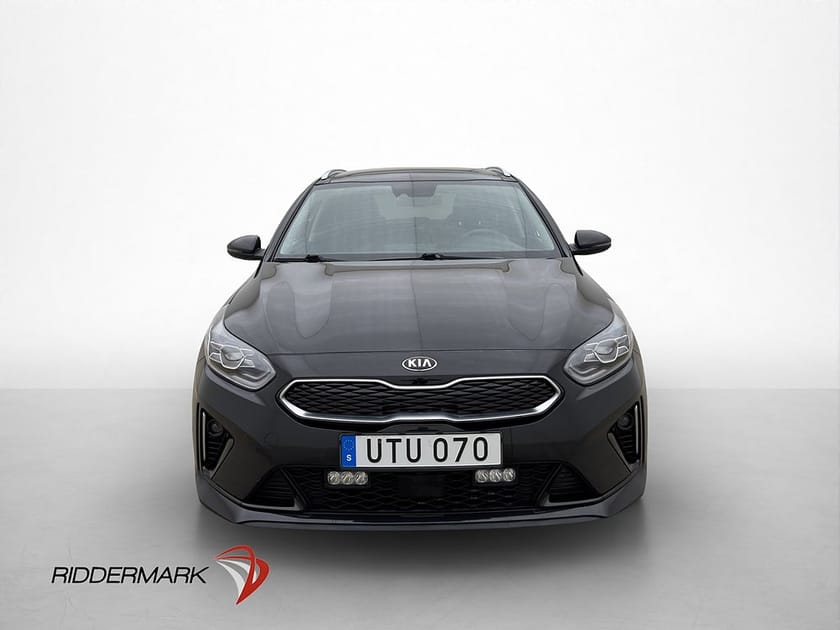 Bild 2 av Kia Ceed Sportswagon Plug-in Hybrid Plus 2 Panorama Skinn Kamera Drag CarPlay