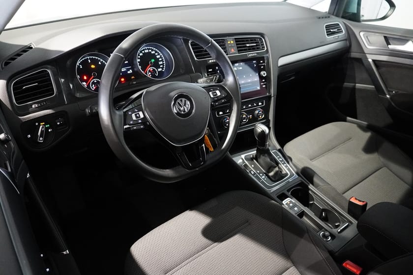 Bild 5 av Volkswagen Golf 1.6 TDI -  AUT/Värmare/Nav MM!