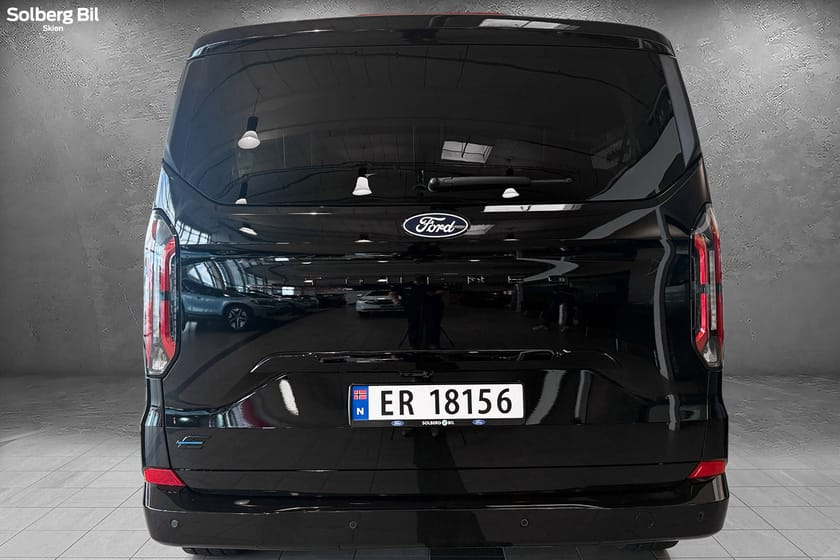 Bilde 5 av Ford E-Tourneo Custom 340 TITANIUM X L2/ HENGER.F/ EL.SKYVEDØRER/ B&O/ 360.K