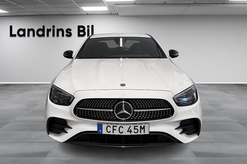 Bild 2 av Mercedes-Benz E 220 d 4MATIC Sedan AMG Night