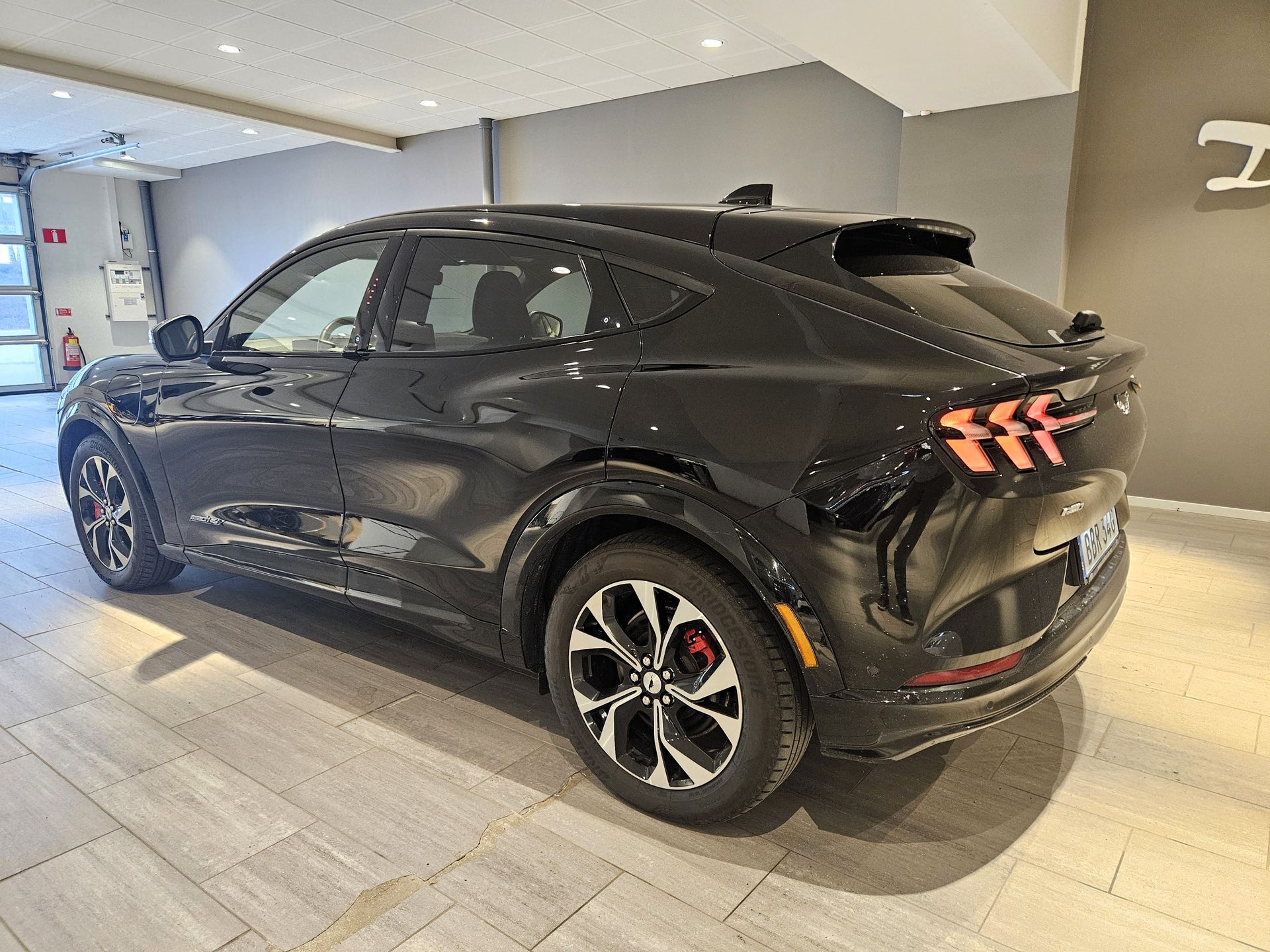 Ford Mustang Mach-E 2022, bild 6/10