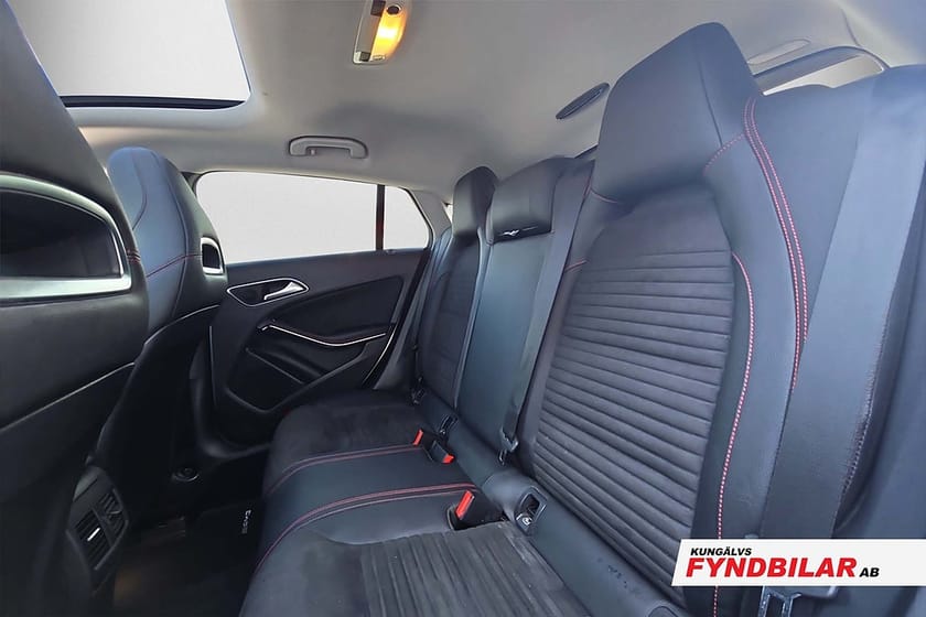 Bild 4 av Mercedes-Benz CLA 220 4MATIC Shooting Brake AMG Line Pano I 7G-DCT,