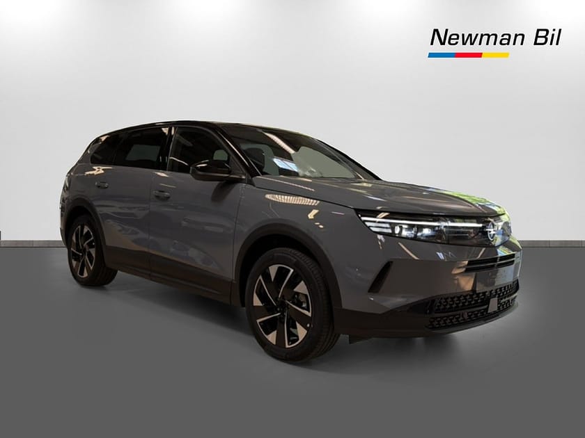 Bild 3 av Opel Grandland Hybrid GS Panorama Focal hifi Dragkrok Skinn FABRIKSNY