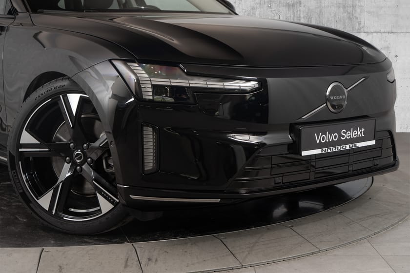 Bilde 2 av Volvo ES90 Single Motor Extended Range 333 hk Ultra. Luft/Bowers/Massasje/Head Up/22"/360 kam