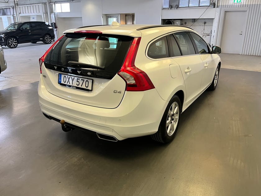 Bild 5 av Volvo V60 D4 Momentum Business Edition/ Dragkrok/ Parkering sensorer bak/