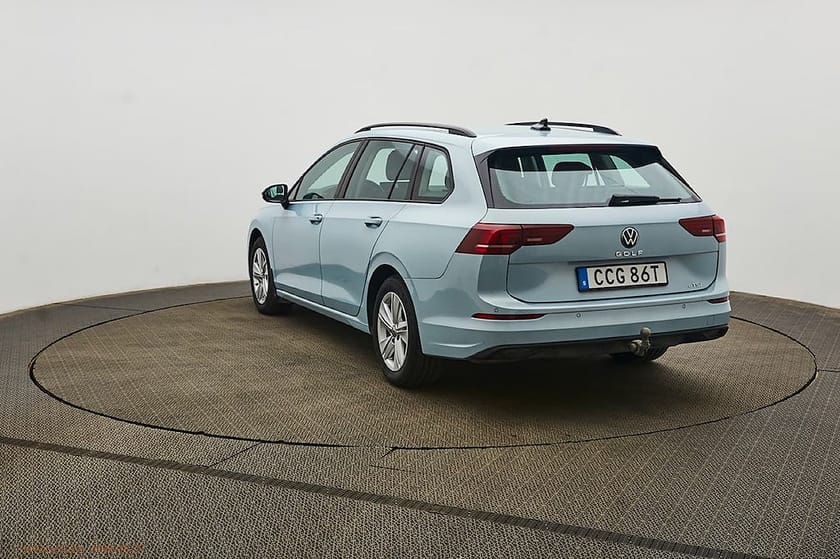 Bild 2 av Volkswagen Golf Sportscombi DSG 1.5 eTSI 150hk Drag och P-värmare