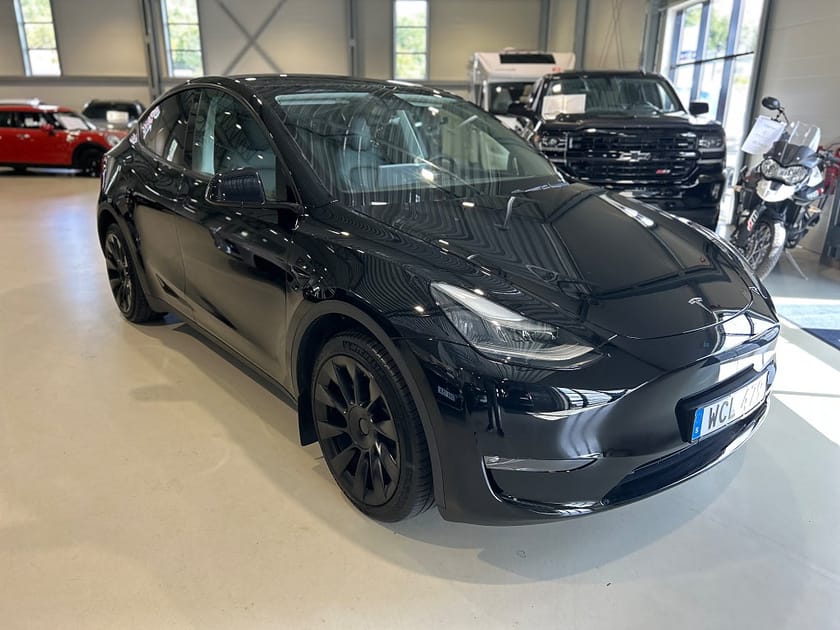 Bild 2 av Tesla Model Y Long Range AWD 514hk / Dragkrok / Moms