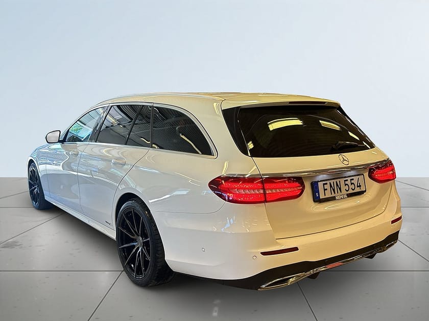 Bild 5 av Mercedes-Benz E 220 T d 4MATIC AMG Line Drag/360/Burmester/MoK/Pano/P-Värm/S&V