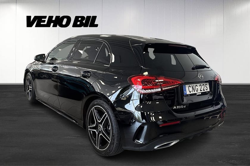Bild 4 av Mercedes-Benz A 180 d A180 AMG Line | Värmare | NIGHT PACKAGE | BACKKAMERA |