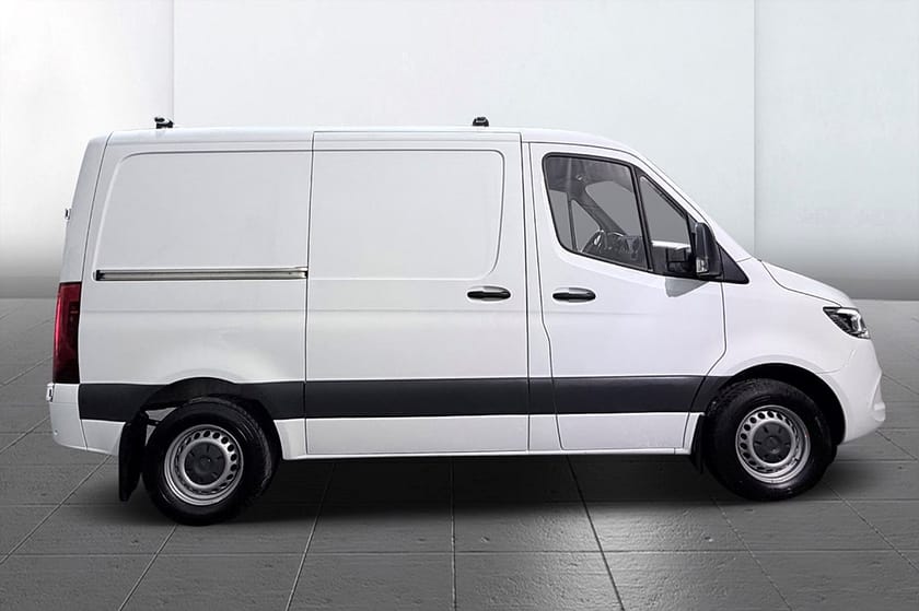 Bild 4 av Mercedes-Benz Sprinter 317 CDI RWD Panel Van Aut Drag Inredd 360° 3sits Läder 170hk