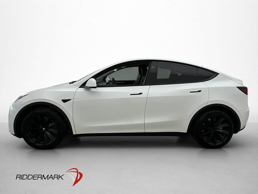 Bild 5 av Tesla Model Y Standard Range RWD AP Pano Kamera Svensksåld
