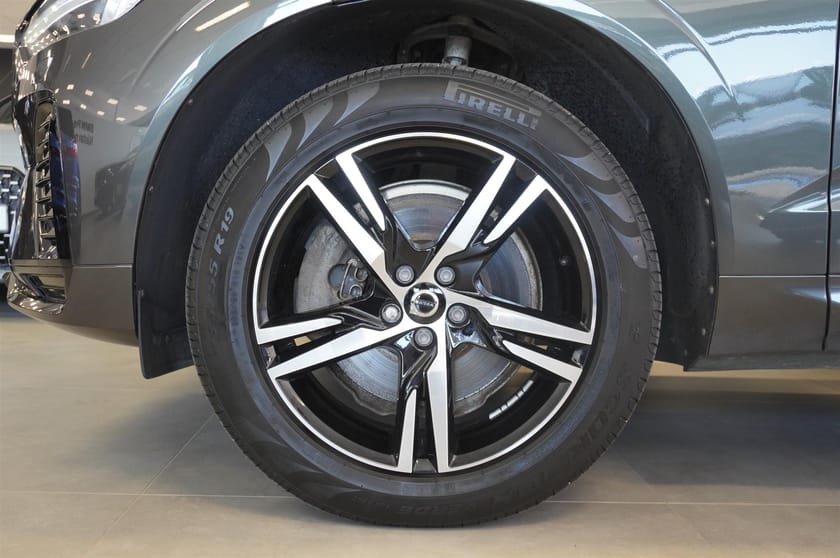 Bild 2 av Volvo XC60 Recharge T6 AWD R-Design Pano Kamera