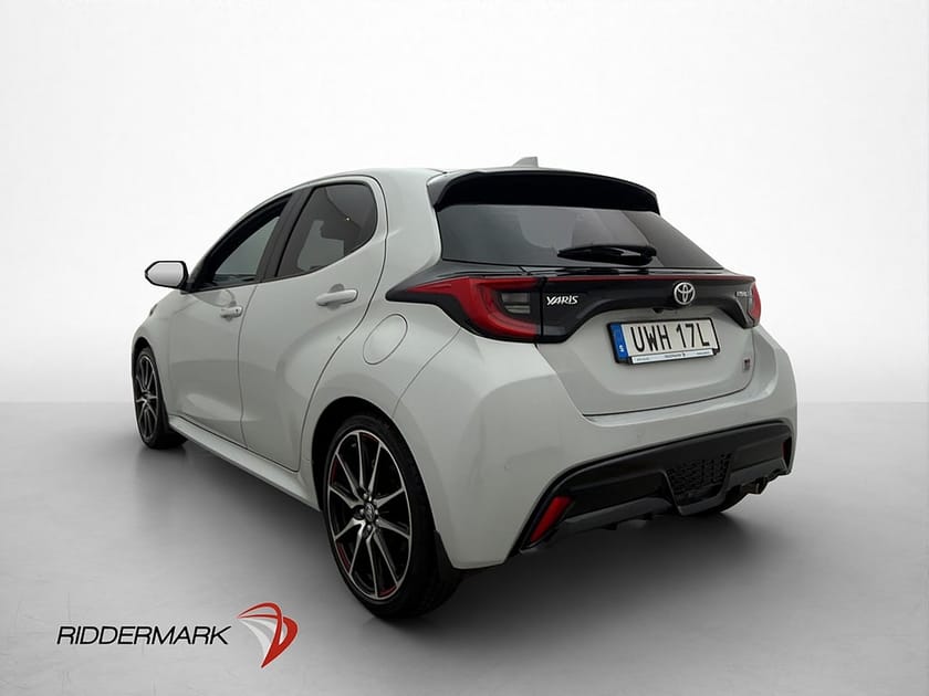 Bild 5 av Toyota Yaris Hybrid 116hk GR-Sport HuD Kamera Döda-vinkel
