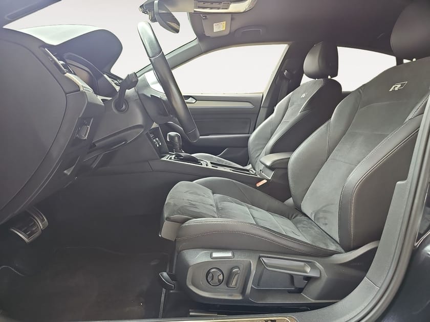 Bild 2 av Volkswagen Arteon 2.0 TDI 4M R-Line Drag Cockpit Dynaudio Navi Värmare