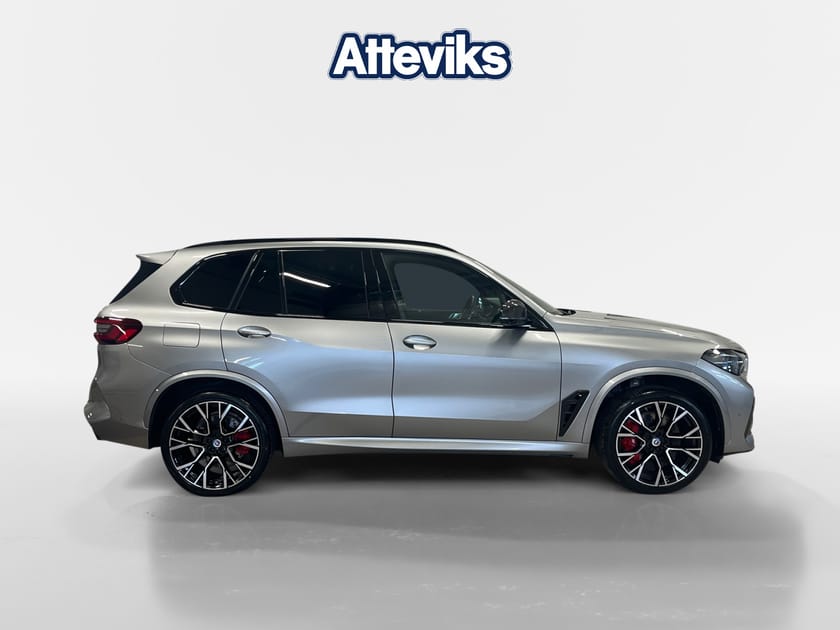 Bild 2 av BMW X5 M Competition Pano B&W Drag Laserlight DAP