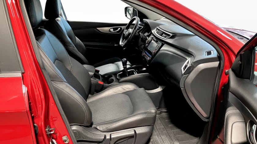Bild 3 av Nissan Qashqai 1.5 DCI 110HK TEKNA DESIGN PACK KAMERA PANO NAVI