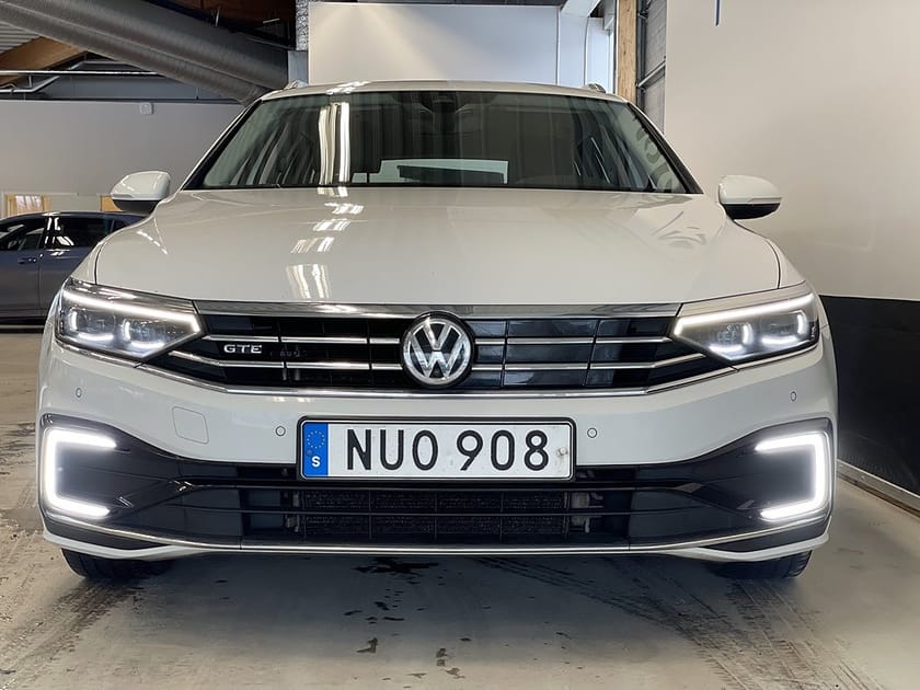 Bild 2 av Volkswagen Passat Sportscombi GTE SC 1.4 360 Kamera Matrix Cockpit Gps