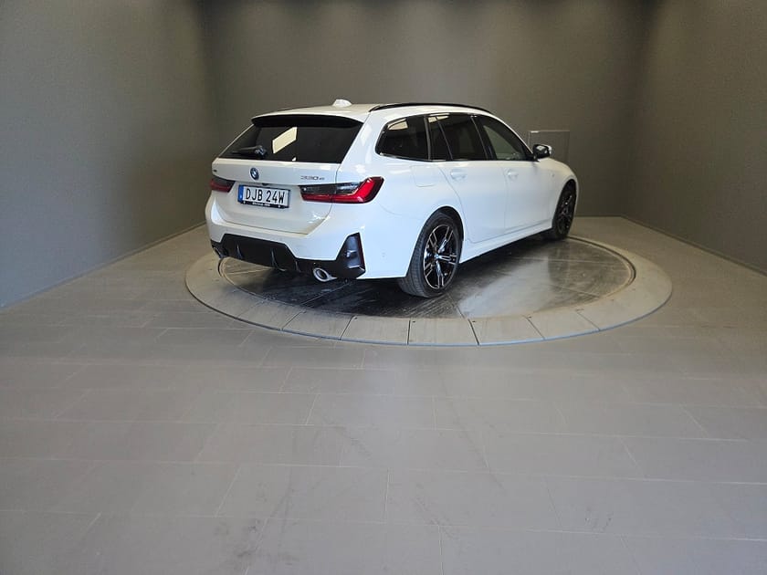Bild 5 av BMW 330e xDrive Touring M Sportpaket Innovation HK Ljud Dragkrok Comfort