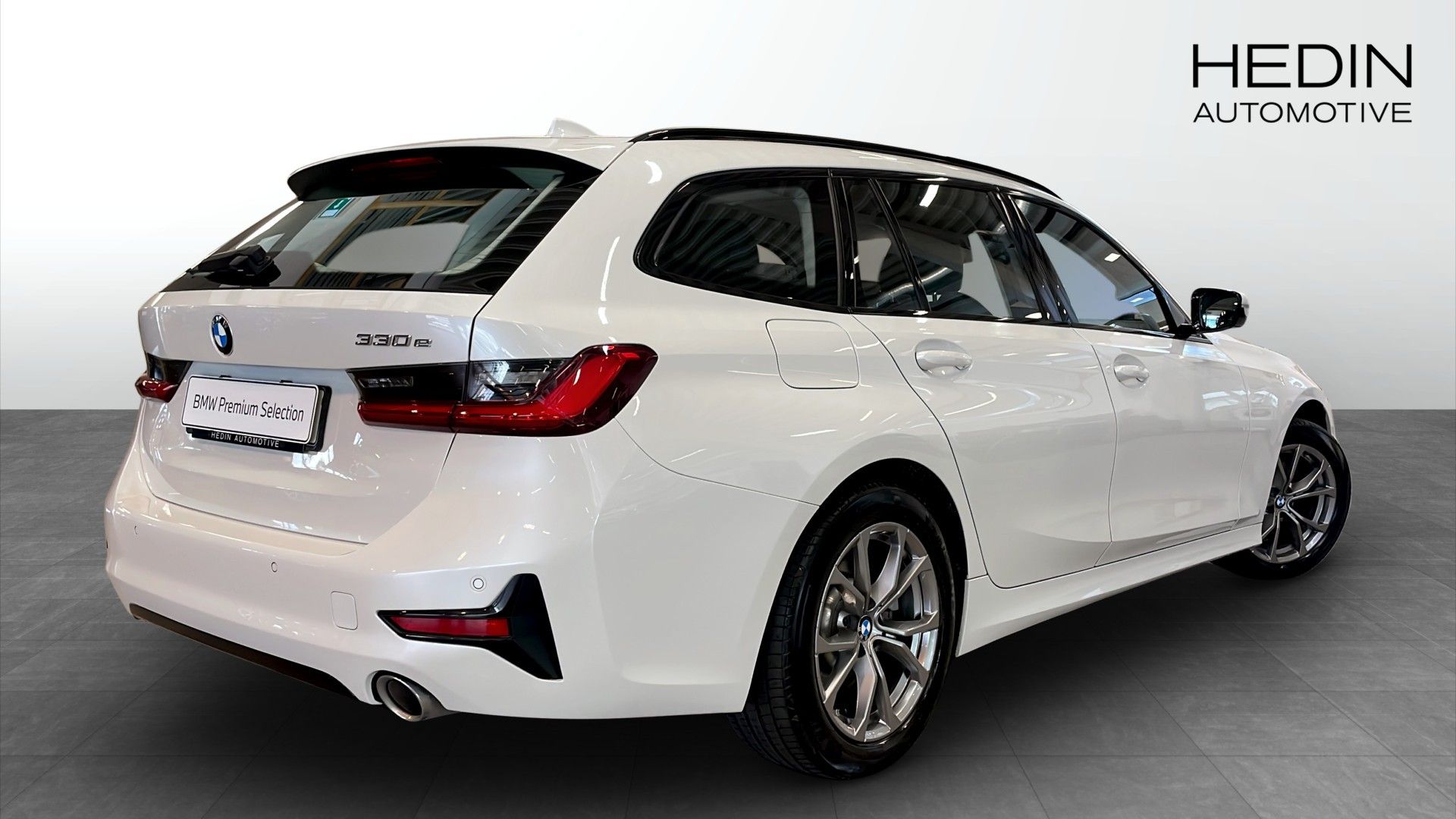 BMW 330 e Touring Drag 2021, photo 2/10