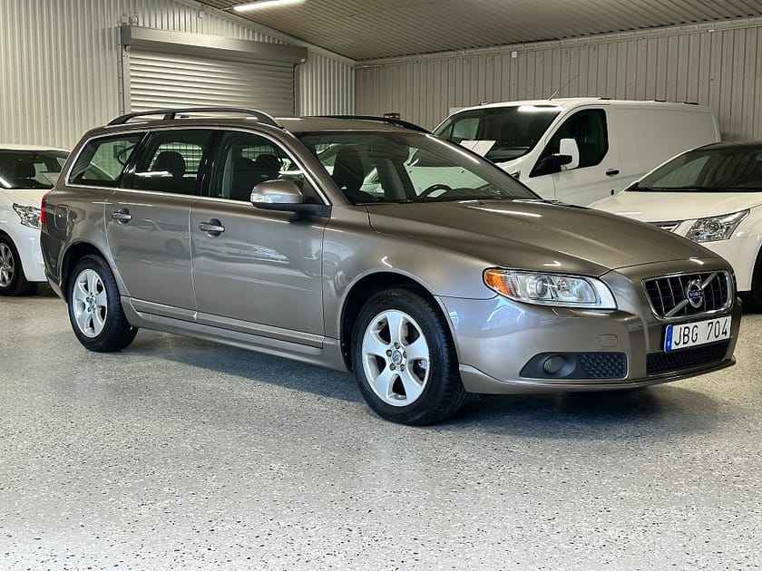 Bild 1 av Volvo V70 2.4D Momentum Euro 4 Ny Koppling Kamrem bytt Nya S-däck