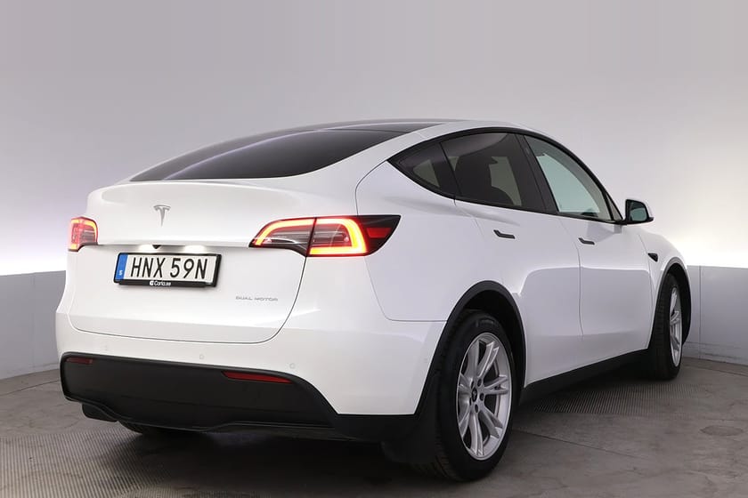 Bild 5 av Tesla Model Y Long Range AWD Autopilot Panorama