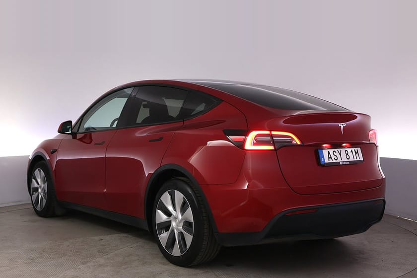 Bild 4 av Tesla Model Y Standard Range RWD Autopilot Panorama