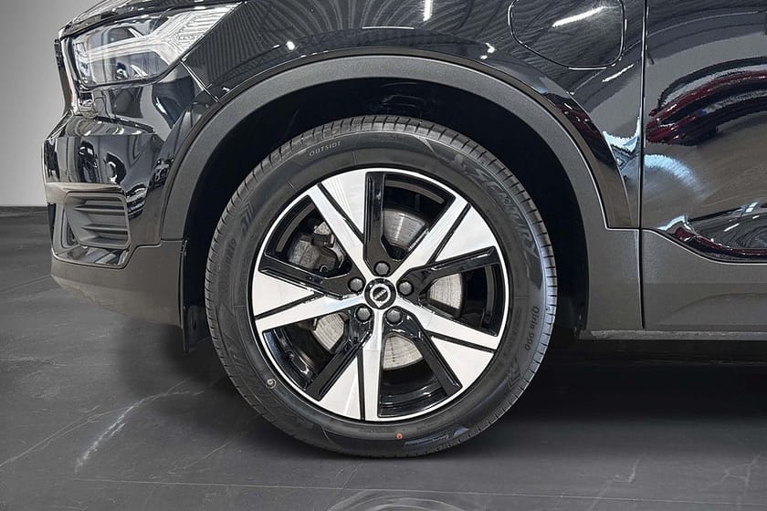 Bild 2 av Volvo XC40 T4 Recharge 211hk R-Design Drag B-kam Skinn Nyservad