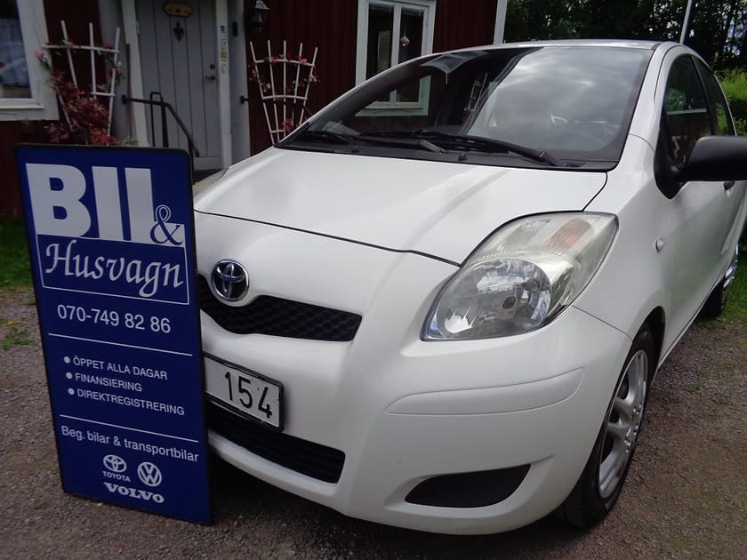 Bild 1 av Toyota Yaris 5-D 1.4 D-4D NYBES U.A./NYSERVAD/FÖRBR 0,42/90 HK/6-VXL