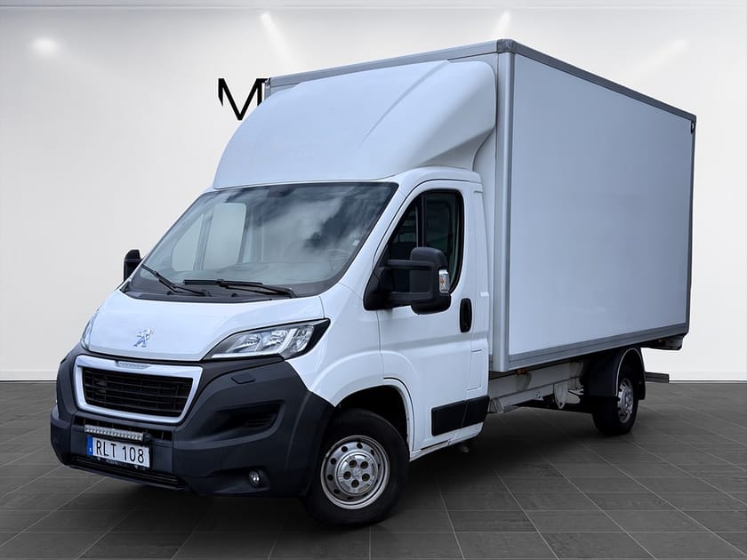 Bild 1 av Peugeot Boxer Chassi Cab 2.0 BlueHDi 130hk Volymskåp BG-Lyft MOMS
