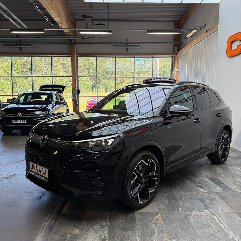 Bild 5 av Volkswagen Tiguan 2.0 TDI 4M R-Line Black Edt 360° Massage Värmare Drag