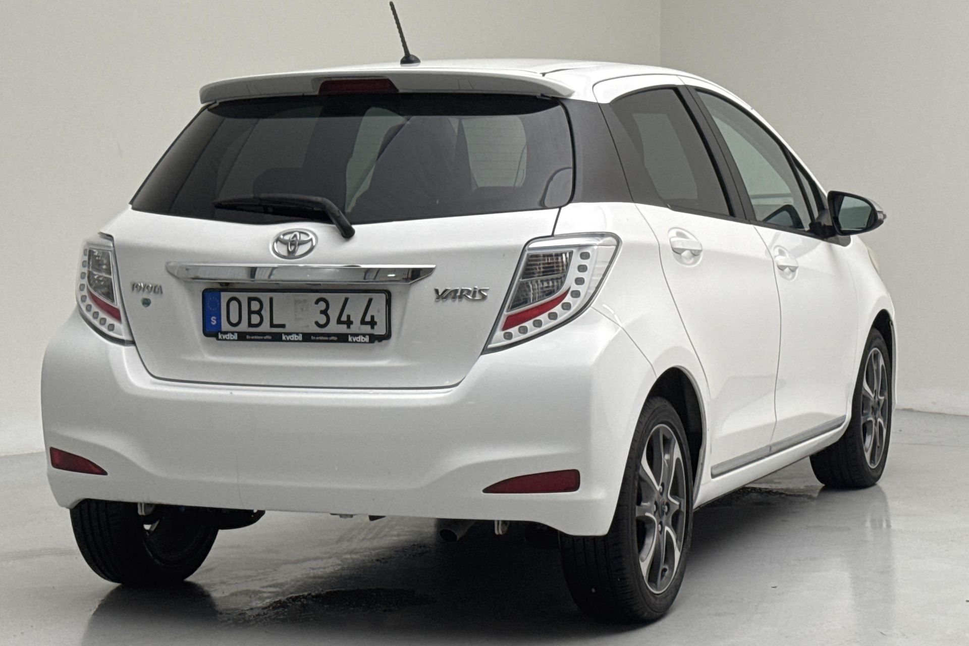 Toyota Yaris 1.33 Dual VVT-i 2013, bild 3/10
