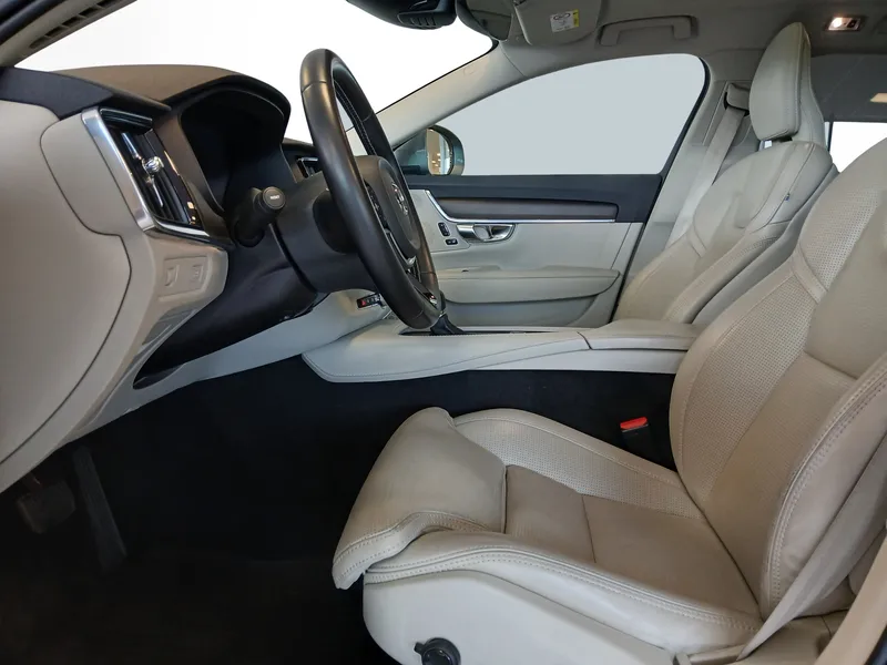 Bild 7 av 15 – Volvo V90 Cross Country D4 AWD Advanced Edt Cross Country Advanced