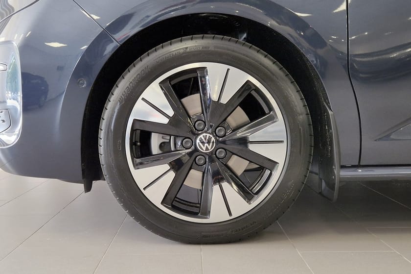 Bild 3 av Volkswagen Multivan eHybrid 4M STYLE HJULBAS: 3124 MM LÅNGT ÖVERHÄNG MOT