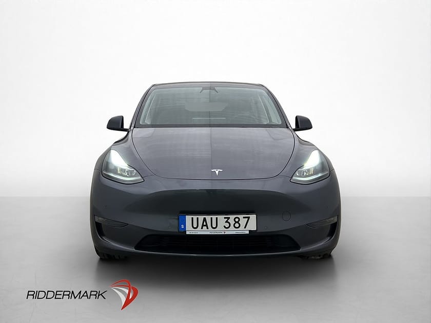 Bild 3 av Tesla Model Y Long Range AWD Svensksåld Panorama Drag MOMS