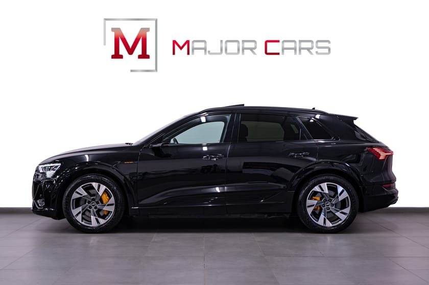 Bild 3 av Audi e-tron 55 quattro Q S-Line Pano B&O 360° VirtuellaSpeglar Svart Optik