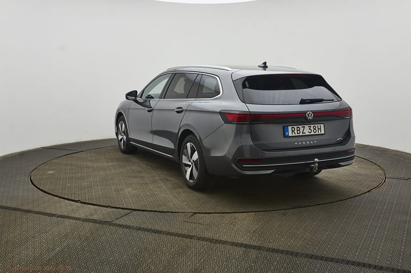 Bild 3 av Volkswagen Passat Sportscombi mHEV 1.5 eTSI DUBB VINTERHJUL|DRAG|VÄRMARE|ELBAKLU