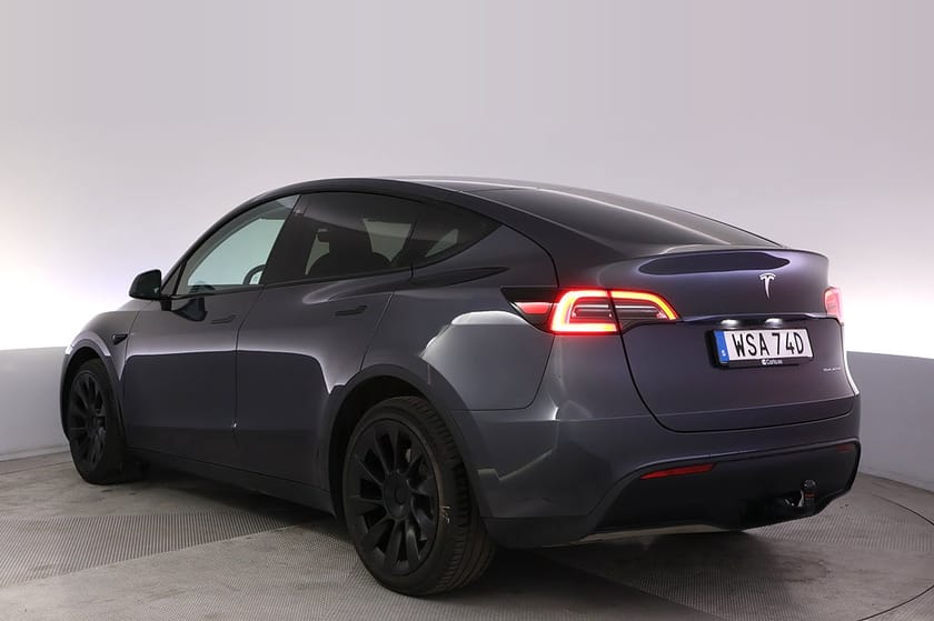 Bild 4 av Tesla Model Y Long Range AWD Autopilot Pano Drag