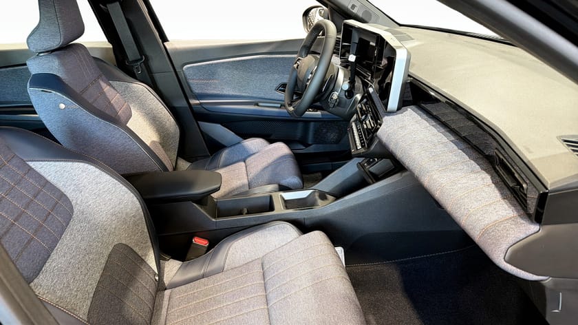 Bild 3 av Renault 4 E-Tech TECHNO EV52 *JUST NU V-HJUL199:-/MÅN PL*