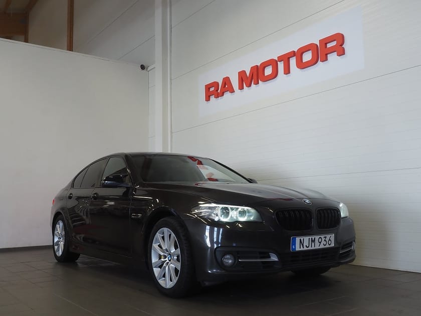 Bild 2 av BMW 530d xDrive Sedan 530 Navi Taklucka H/K D-Värm Drag Skinn