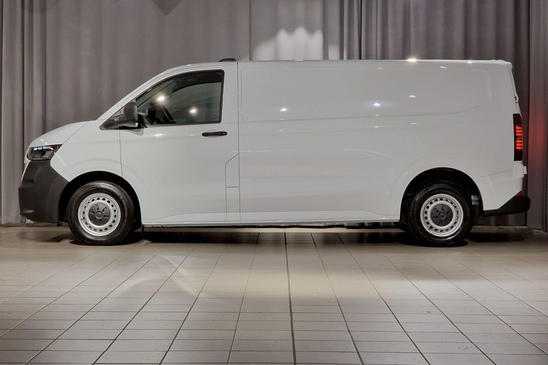 Volkswagen Transporter 2026, bild 2/10