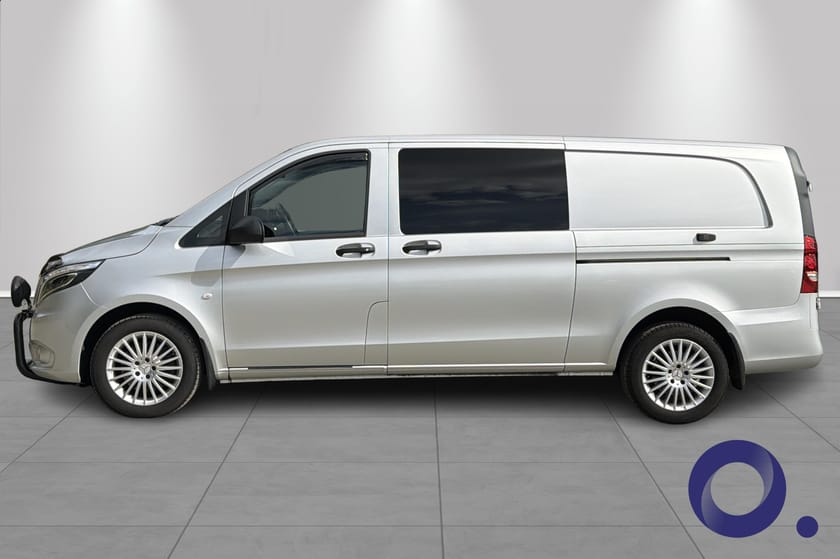Bilde 2 av Mercedes-Benz Vito 119 CDI 4x4 3.0t | 2-SETER | WEBASTO | EKSTRA LYS | DISTRONIC