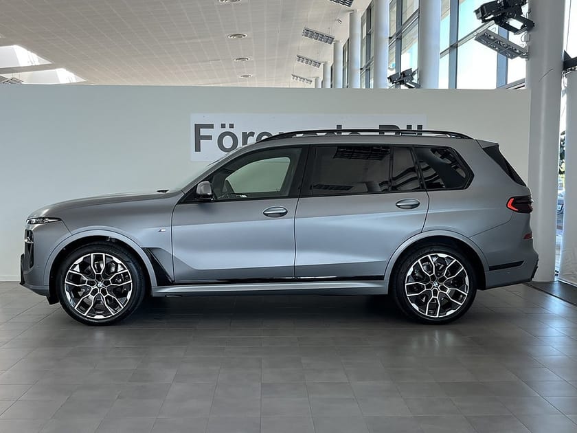 Bild 3 av BMW X7 xDrive40d M Sport Pro H/K Drag Park Assistant