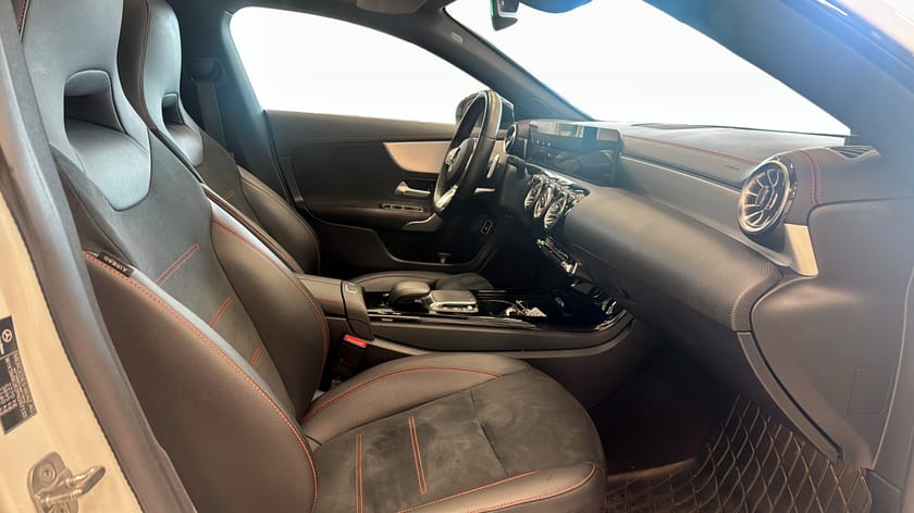 Bild 3 av Mercedes-Benz CLA 250 e Shooting Brake 250e (218hk) AMG / PANORAMA / PREMIUM / DRAG