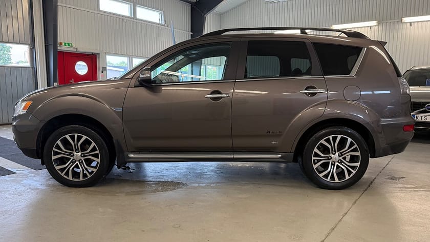 Bild 5 av Mitsubishi Outlander 7-seater 2.2 Di-D AWC TC-SST, 156hk Auto * CAR PLAY *