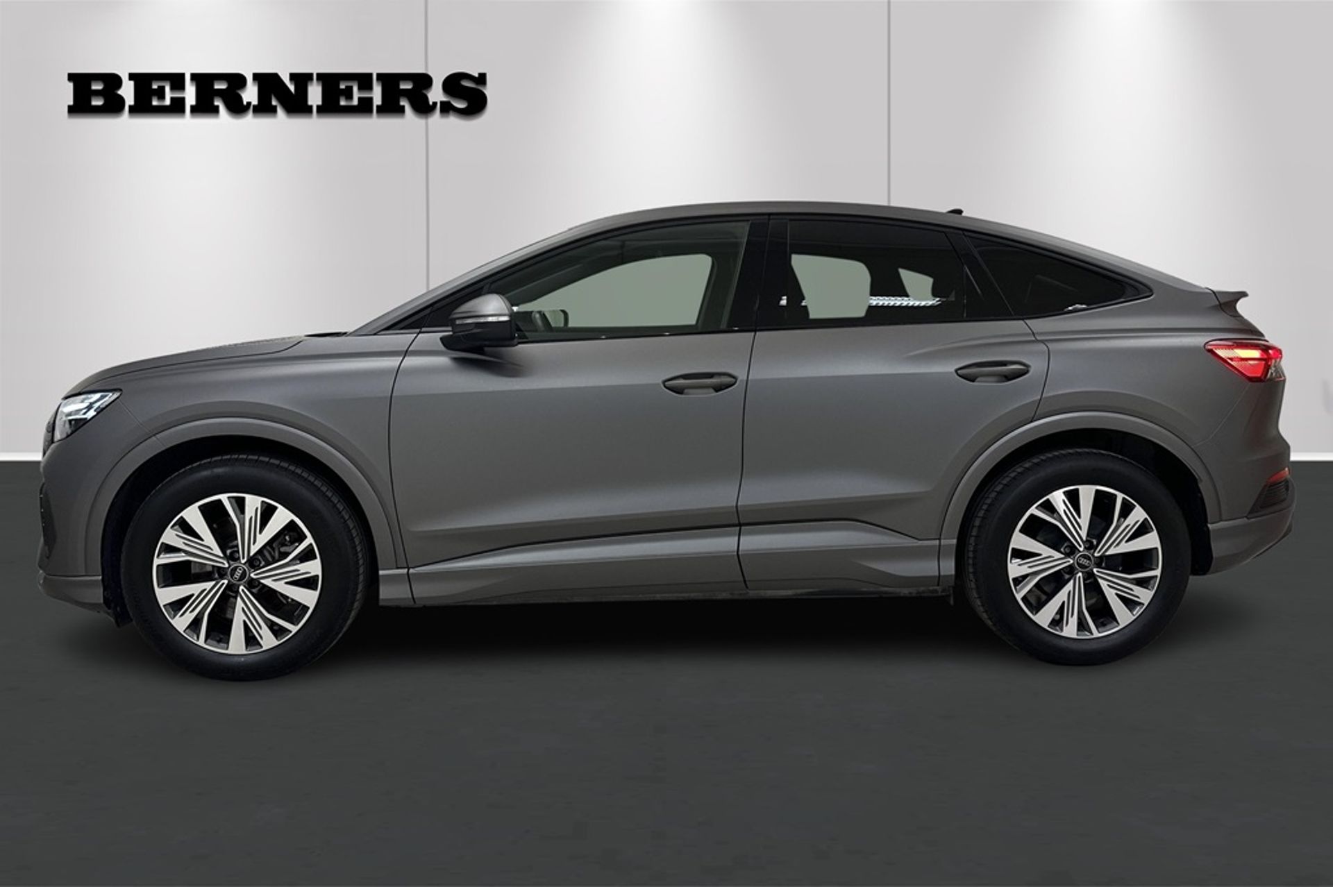 Audi Q4 e-tron quattro Proline 2024, bild 2/10