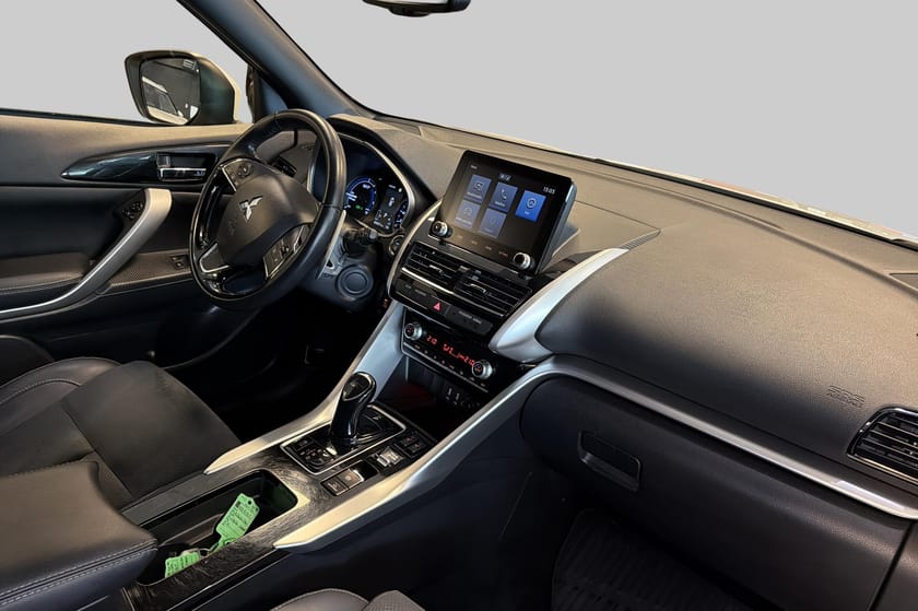 Bild 4 av Mitsubishi Eclipse Cross PHEV 4WD Fleet Edit Kamera Drag