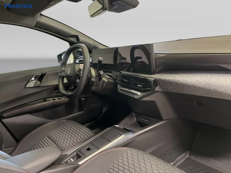 Bild 6 av 13 – Renault Clio TCe 115 techno