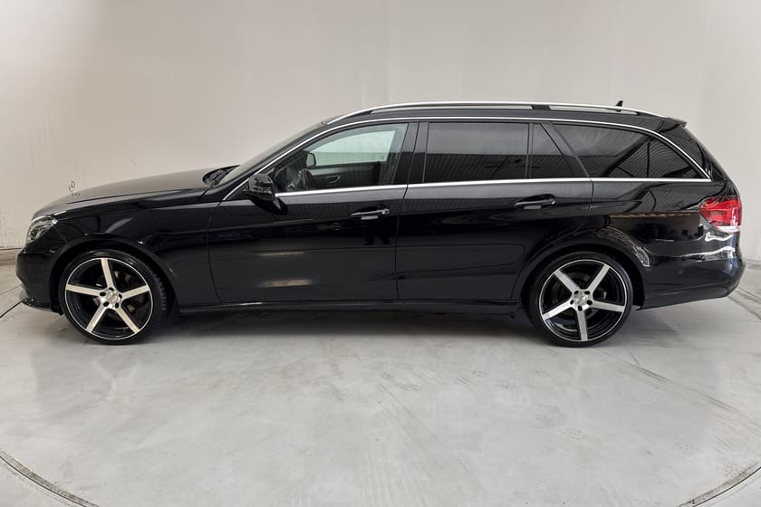 Bild 2 av Mercedes-Benz E 220 T BlueTEC BE